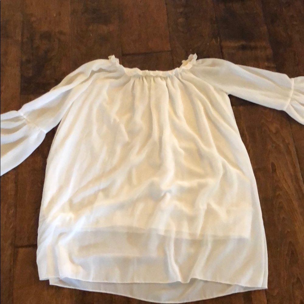 NWOT Flowy shoulderless dress
